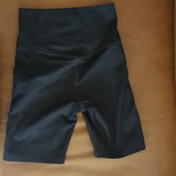 Girlfriend Collective bicycle shorts - sz small - Picture 3 of 3